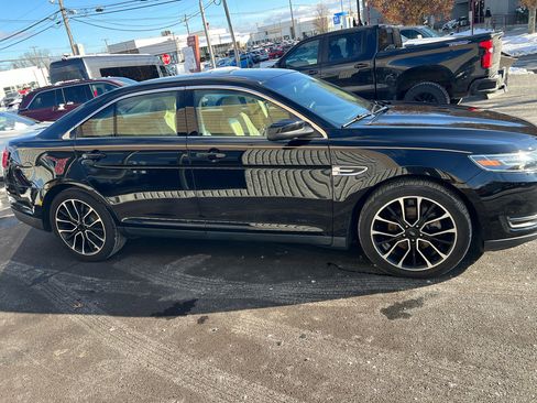 Used 2019 Ford Taurus SEL w/ Equipment Group 201A image 4