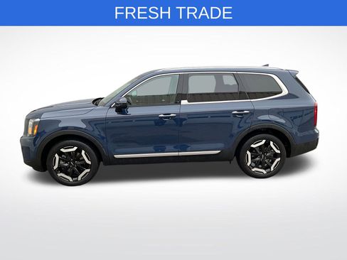 Used 2024 Kia Telluride S image 2