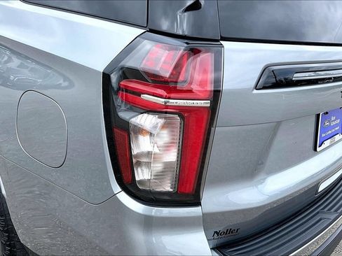 Used 2024 Chevrolet Tahoe Z71 w/ Luxury Package AWD/4WD image 31