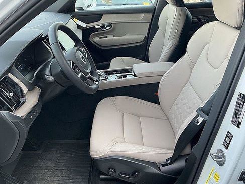 New 2026 Volvo XC90 T8 Plus w/ Protection Package Premier AWD/4WD image 15