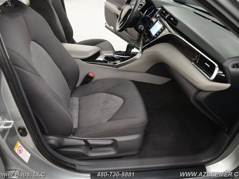 Used 2018 Toyota Camry LE image 18