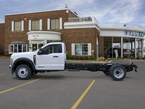 New 2026 Ford F550 4x4 Regular Cab Super Duty image 3