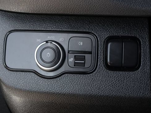 Used 2025 Mercedes-Benz Sprinter 2500 image 25