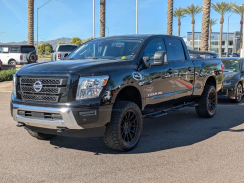 Used 2022 Nissan Titan SV w/ SV Convenience Package image 7