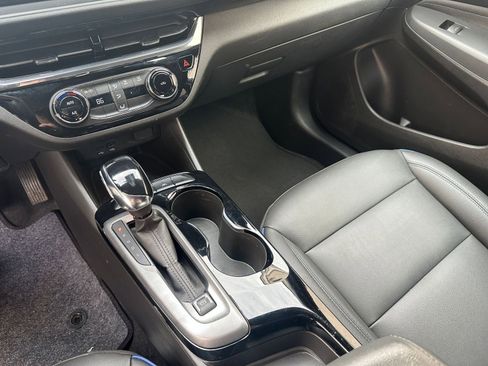 Used 2025 Buick Envista Sport Touring image 39