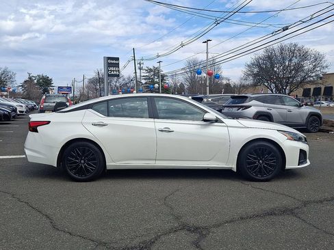 Used 2025 Nissan Altima 2.5 SV w/ SV Special Edition Package FWD image 8