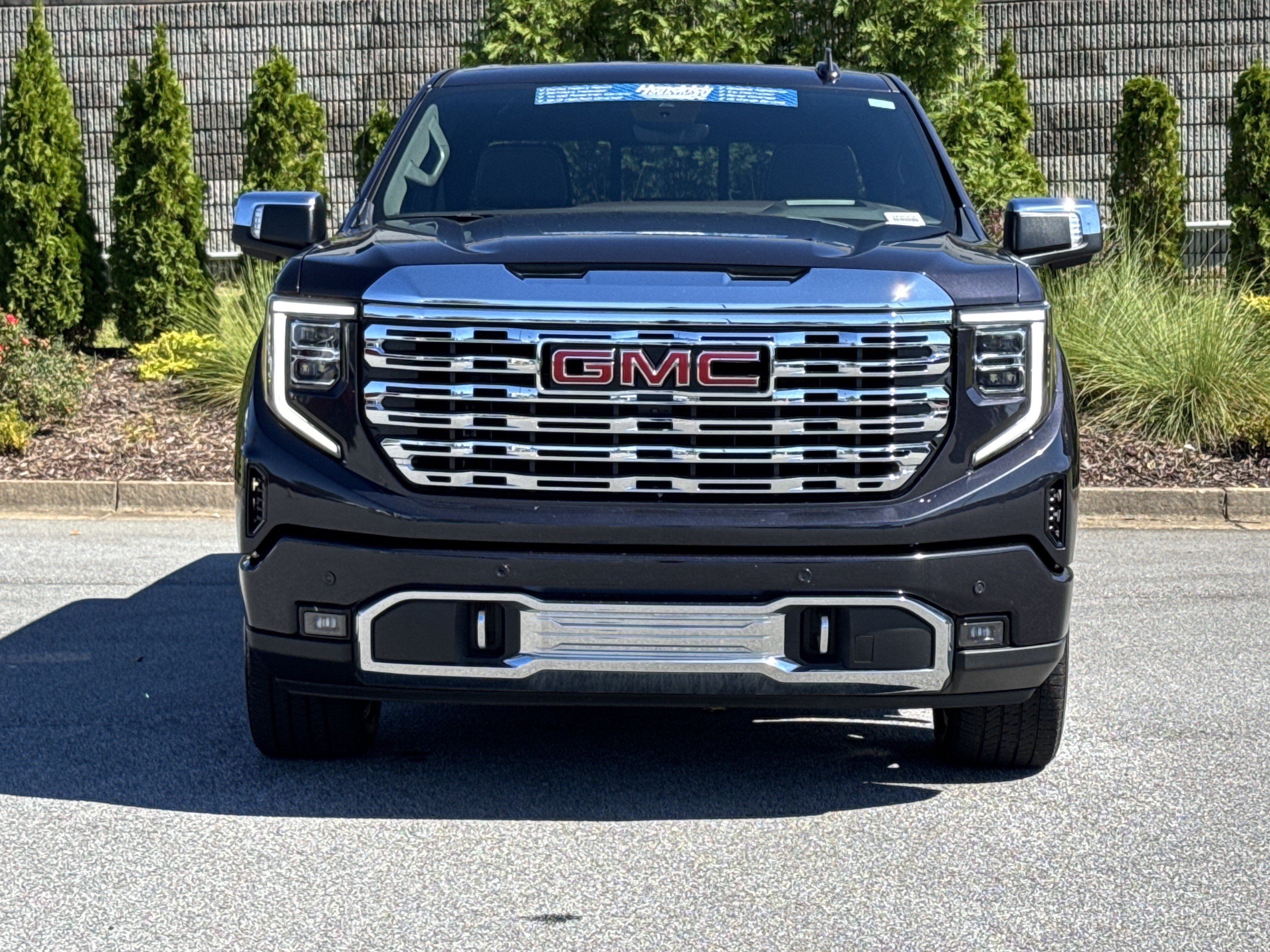Used 2024 GMC Sierra 1500 Denali w/ Denali Reserve Package AWD/4WD image 3