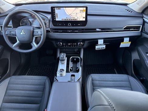 New 2026 Mitsubishi Outlander SE image 21