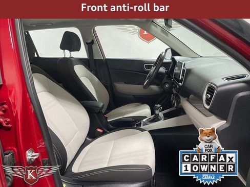 Used 2022 Hyundai Venue SEL image 24