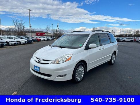 Used 2007 Toyota Sienna XLE image 2