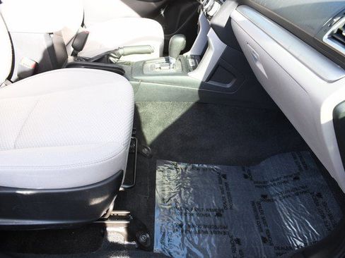 Used 2017 Subaru Forester 2.5i Premium w/ All-Weather Package image 26