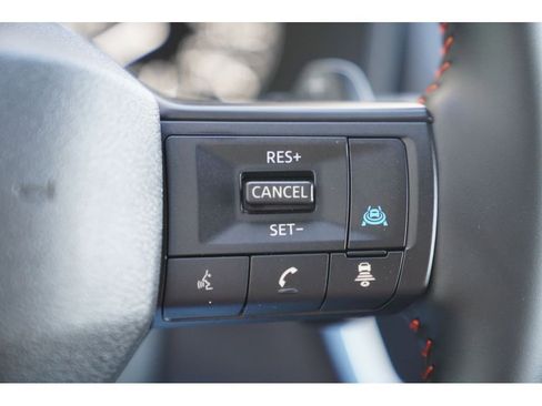 Used 2025 Nissan Rogue SV image 22