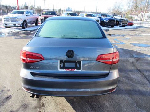 Used 2015 Volkswagen Jetta S image 6