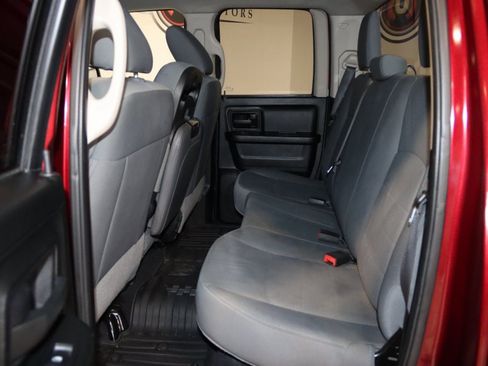 Used 2018 RAM 1500 Express image 49