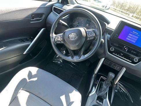 Used 2024 Toyota Corolla Cross AWD Hybrid image 19