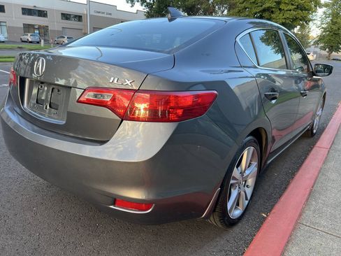 Used 2013 Acura ILX w/ Premium Package FWD image 4