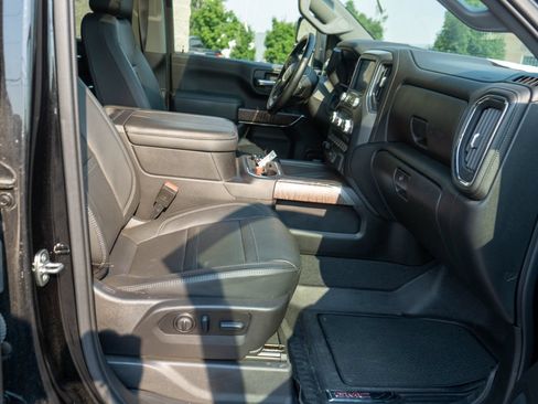 Used 2023 GMC Sierra 3500 Denali w/ Denali Black Diamond Edition AWD/4WD image 10