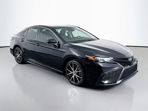 Certified 2024 Toyota Camry SE image 3
