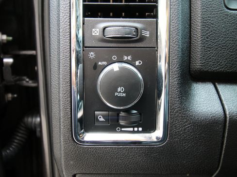 Used 2018 RAM 2500 Laramie w/ Off Road Package AWD/4WD image 27