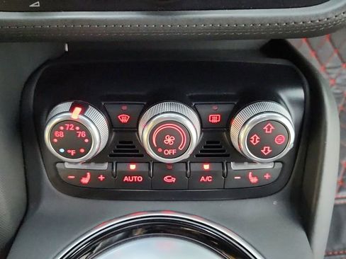 Used 2014 Audi R8 V8 w/ Convenience Package image 33