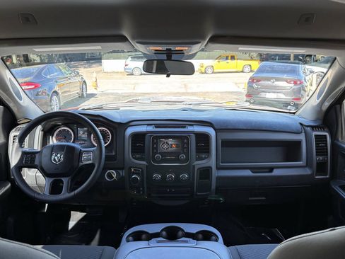 Used 2018 RAM 1500 Express AWD/4WD image 17
