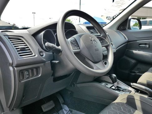 Used 2025 Mitsubishi Outlander Sport ES AWD/4WD image 21