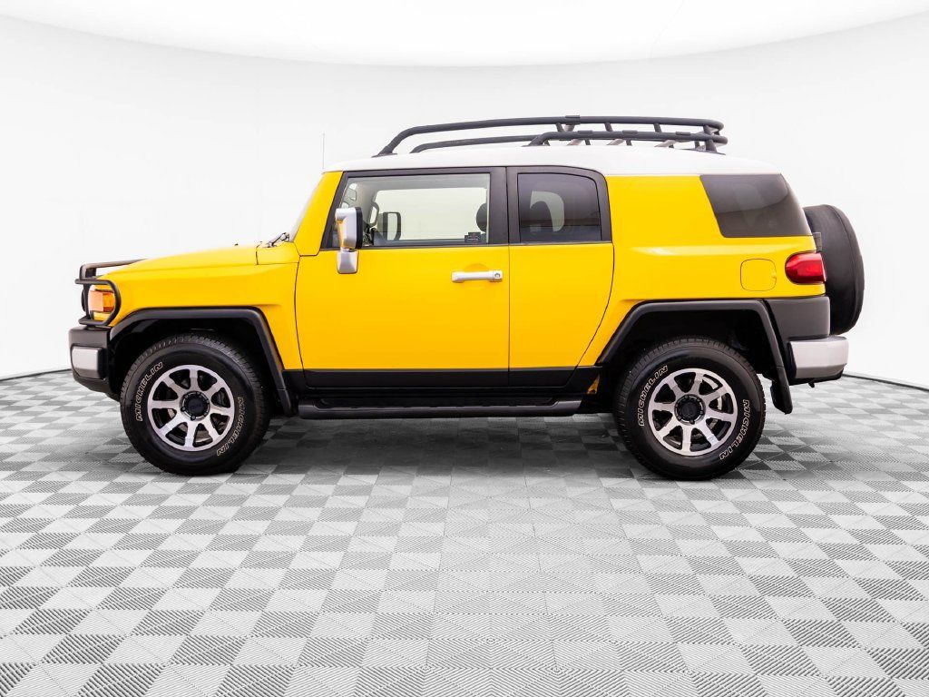 Used 2007 Toyota FJ Cruiser 4WD w/ Upgrade Pkg 2 image 2
