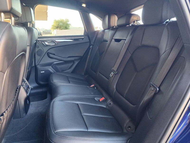 Used 2022 Porsche Macan AWD/4WD image 77
