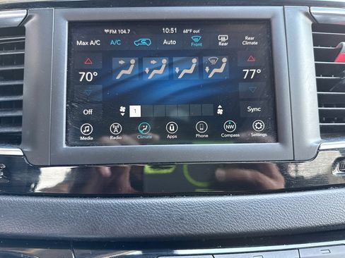 Used 2018 Chrysler Pacifica Touring Plus w/ S Appearance Package image 10