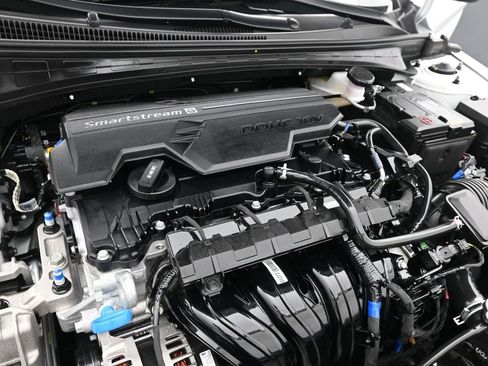 Certified 2025 Hyundai Elantra Sport FWD image 27