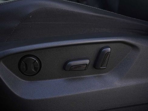 Used 2020 Volkswagen Tiguan SE w/ Panoramic Sunroof Package FWD image 12