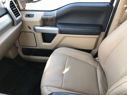Used 2019 Ford F350 Lariat w/ Chrome Package image 13