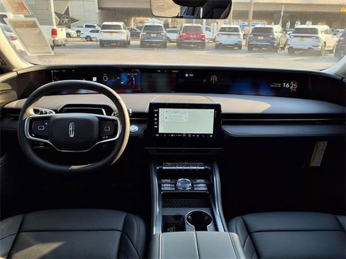 New 2026 Lincoln Nautilus Premier image 6