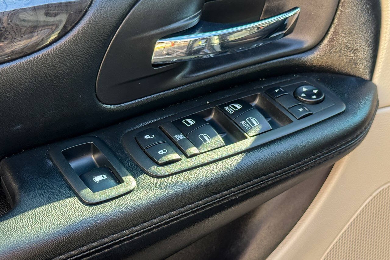 Used 2017 Dodge Grand Caravan SE w/ Power Window Group FWD image 17