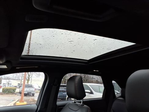 Used 2024 Ford Edge ST-Line image 11