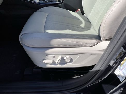 Certified 2024 Kia Sorento SX Prestige image 23