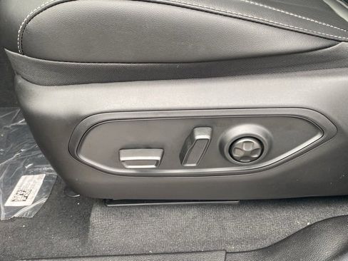 New 2025 Jeep Grand Cherokee Limited image 17