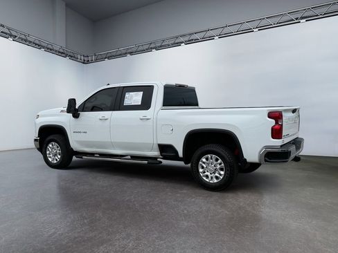 Used 2024 Chevrolet Silverado 2500 LT AWD/4WD image 5