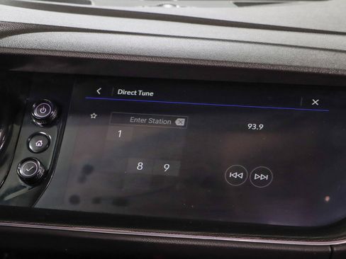 Used 2023 Buick Envision Essence w/ Sport Touring Package AWD/4WD image 19