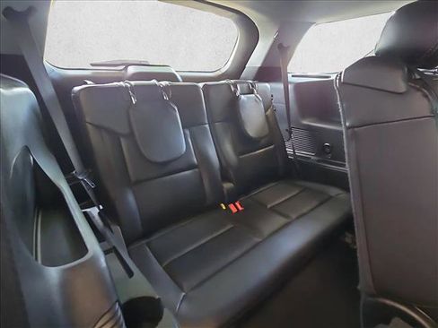 Used 2023 Ford Explorer XLT w/ Equipment Group 202A AWD/4WD image 17