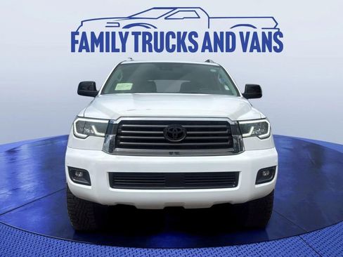 Used 2019 Toyota Sequoia SR5 AWD/4WD image 8