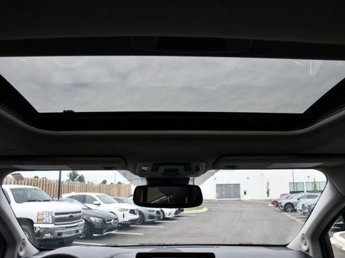 Used 2023 Toyota Sienna XLE w/ XLE Plus Package FWD image 20