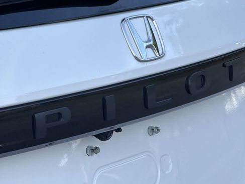 Used 2024 Honda Pilot EX-L image 10