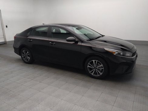 Used 2024 Kia Forte LXS FWD image 11