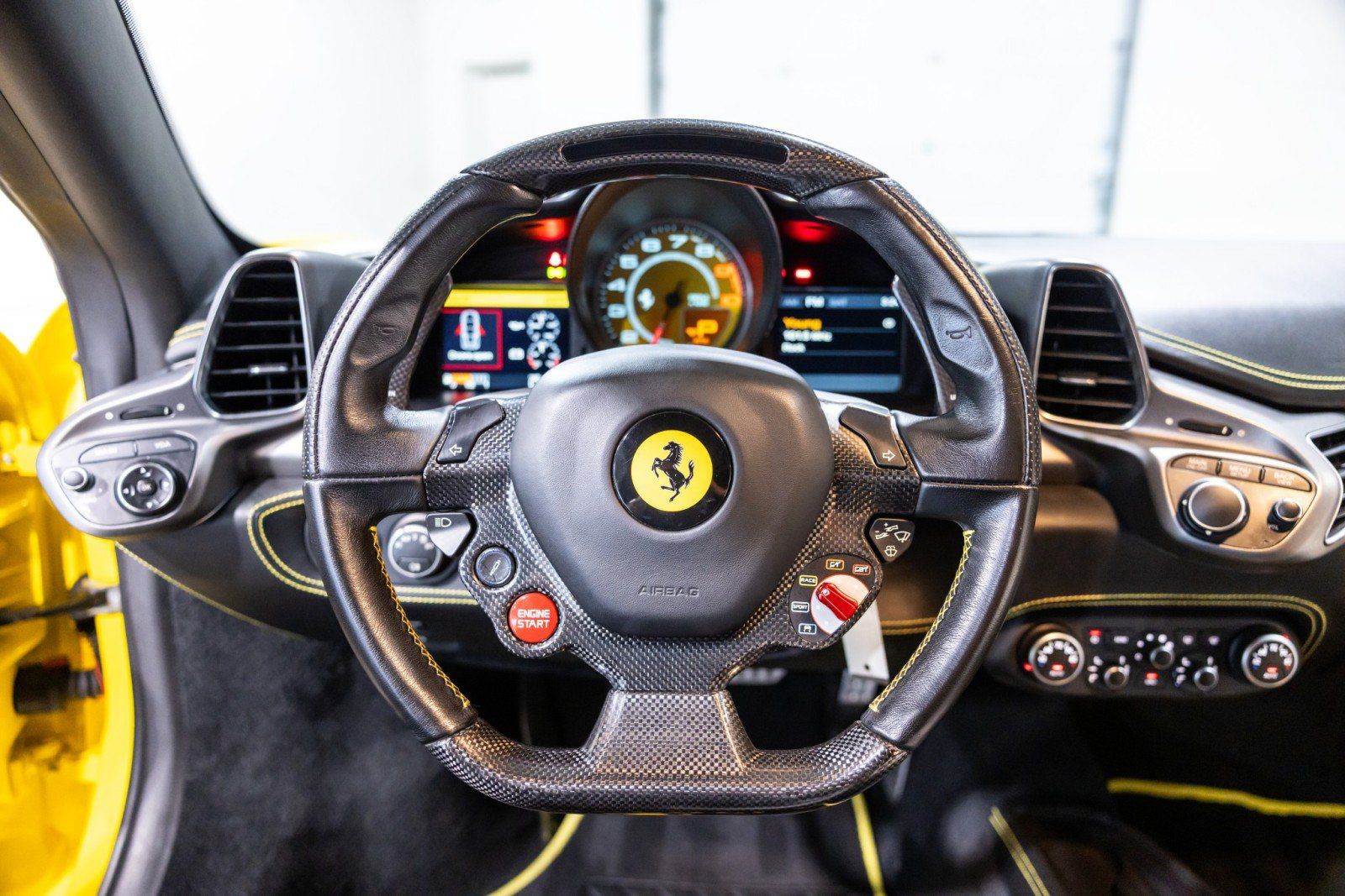 Used 2011 Ferrari 458 Italia Coupe RWD image 41