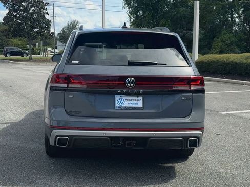 New 2025 Volkswagen Atlas Peak Edition SE image 7