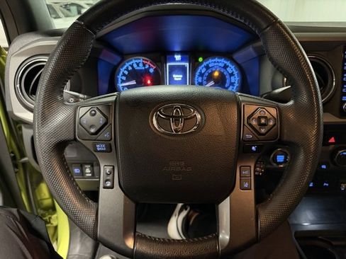 Used 2023 Toyota Tacoma TRD Sport image 14
