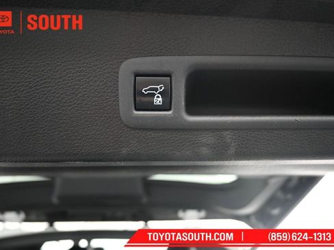 Used 2023 Toyota Sienna XSE w/ XSE Plus Package AWD/4WD image 33