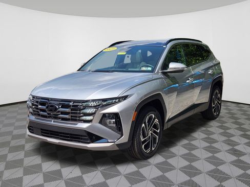 Certified 2025 Hyundai Tucson Limited AWD/4WD image 2