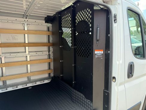 Used 2025 RAM ProMaster 2500 w/ U-Haul Equipment Group FWD image 31